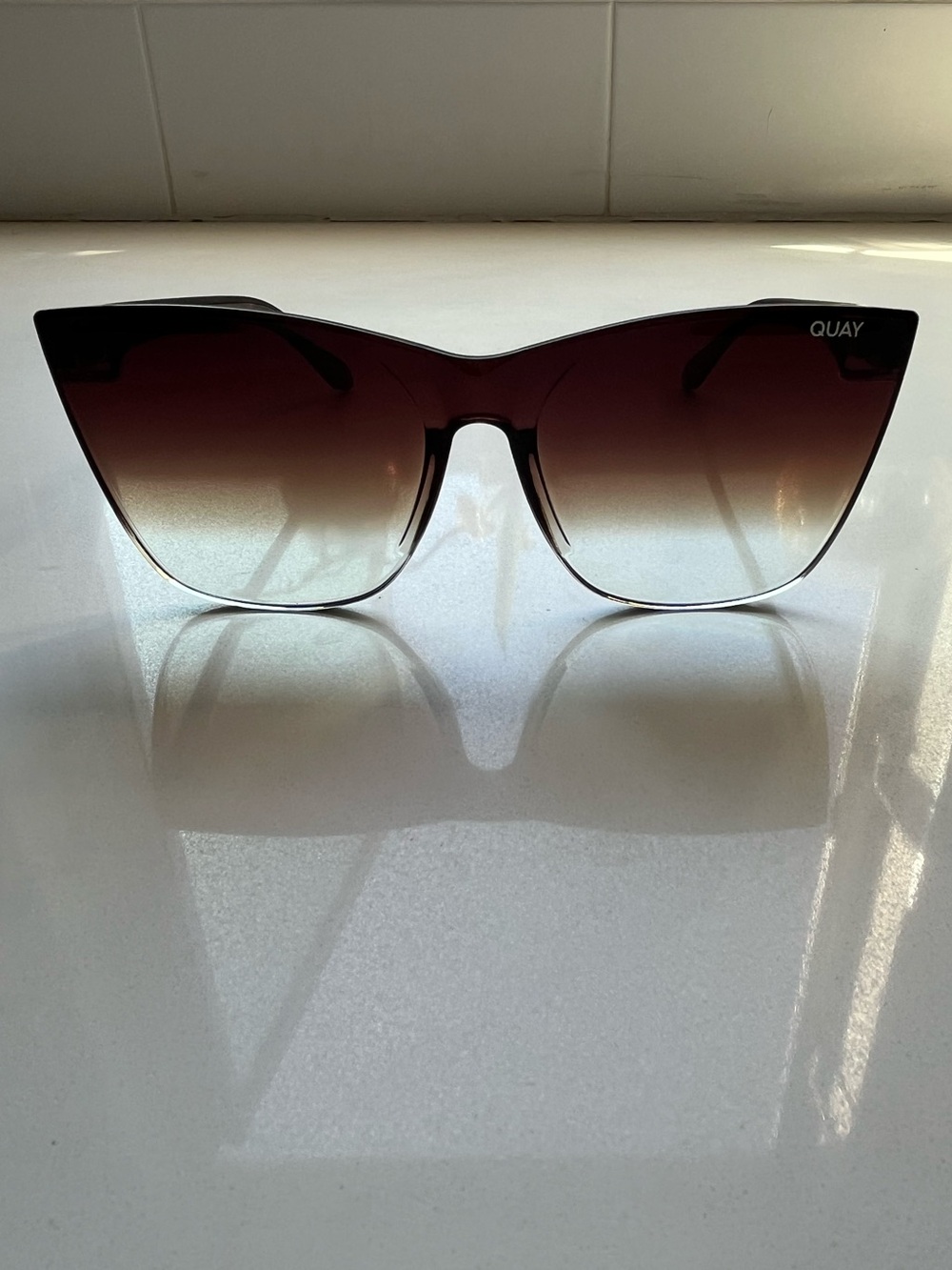 NWT! QUAY Come Thru Cateye Sunglasses Tortoise Frame / Brown Fade Lens